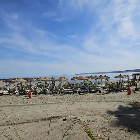 Junto A La Playa Del Cristo Cerca Del Puerto Apartment Estepona