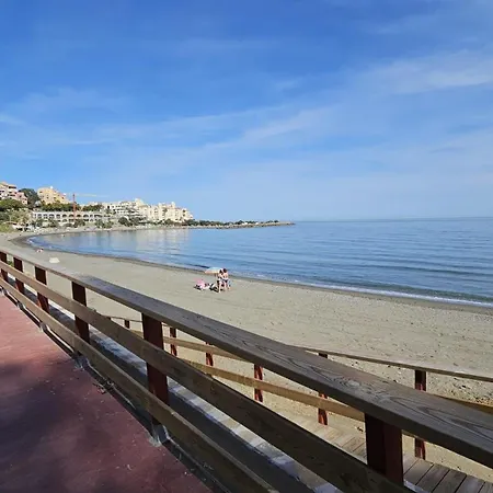 Junto A La Playa Del Cristo, Cerca Del Puerto