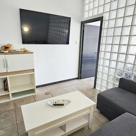 Apto Junto La Playa El Cristo Cerca De Puerto * 埃斯特波纳