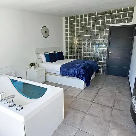 Apto Junto La Playa El Cristo Cerca De Puerto