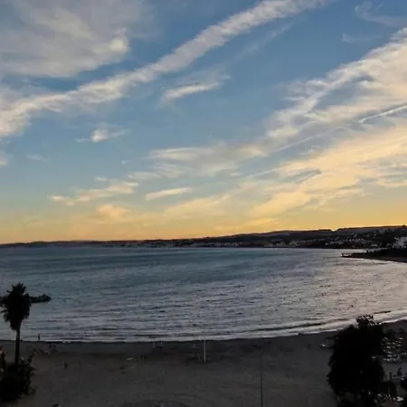 Junto A La Playa Del Cristo,cerca Del Puerto Apartamento *