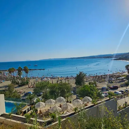 Junto A La Playa Del Cristo,cerca Del Puerto Apartamento *