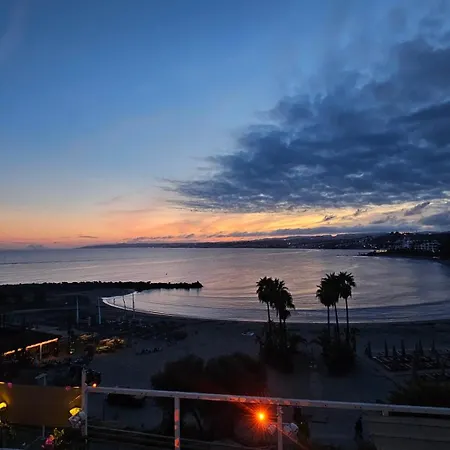 Junto A La Playa Del Cristo,cerca Del Puerto Apartamento