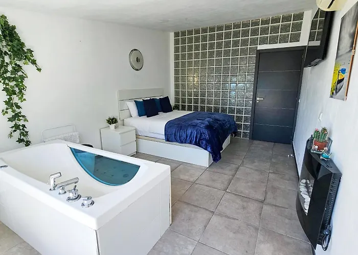 Apto Junto La Playa El Cristo Cerca De Puerto